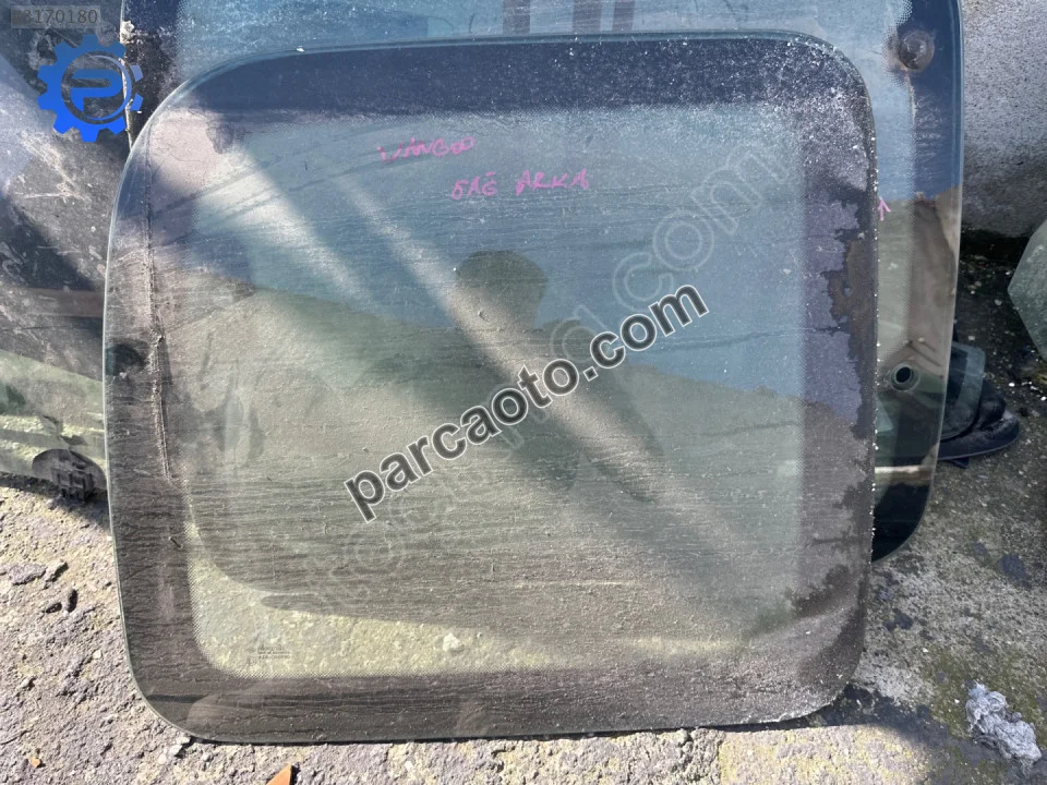 Renault kangoo sağ arka kelebek camı Renault kangoo sağ arka kelebek camı