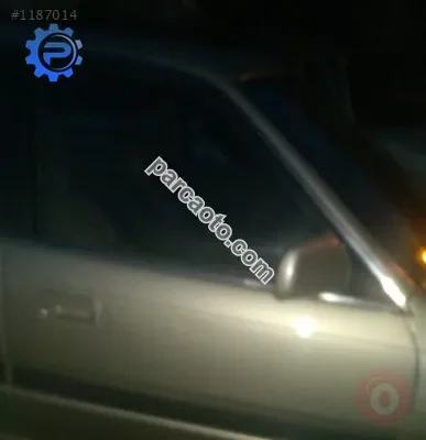 mazda 626 çıkma sağ ön kapı camı