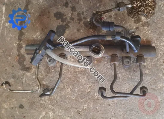 Peugeot 406 çıkma enjektör rampası 2.0