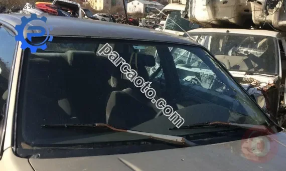 1992 model mazda 626 çıkma ön cam