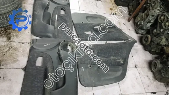 Megane 1   takim kapi doseme yedek parça