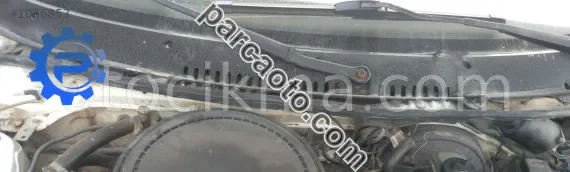 1993 model mazda 323 jb çıkma cam ızgara