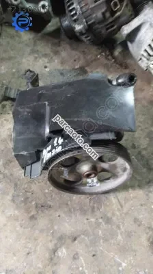 1.4 benzinli direksiyon pompası çıkma