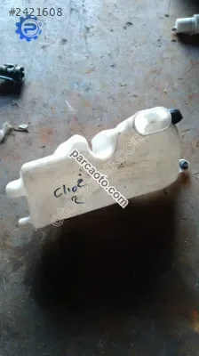 Renault clio 2 cam suyu bidonu orjinal çıkma