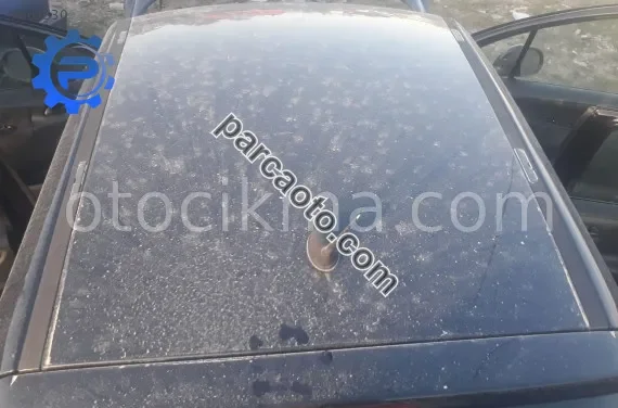 peugeot 207 1.4 benzinli kesme tavan