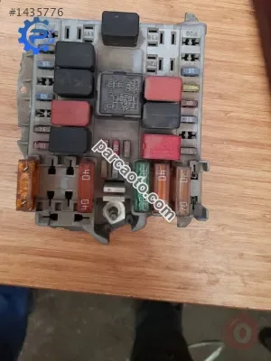 fiat siena 1.2 benzinli çıkma motor içi sigorta tablası