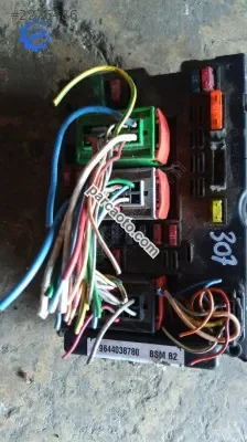 Peugeot 307 (9644038780 bsm 02) Motor İçi Sigorta Tablası