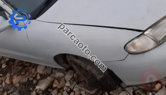 1996 hyundai elantra 1.8 otomatik çıkma sağ ön çamurluk