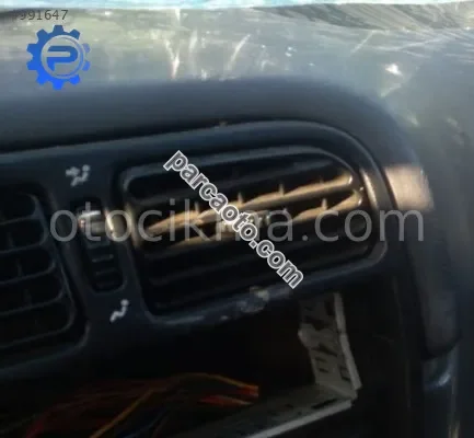 1997 renault 19 europa 1.4 çıkma orta menfezler