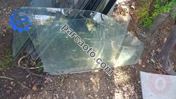 ford escort çıkma sağ ön kapı camı