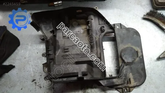 Audi A4-S4-RS4 (02-09) Beyin Alt Kutusu çıkma