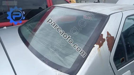Alfa Romeo 164 arka cam yedek parça
