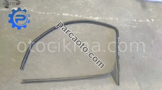 peugeot partner çıkma sağ ön kapı çerçeve fitili