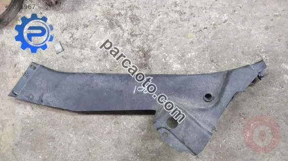 Peugeot 301 Sol Arka Sütun Alt Kaplaması çıkma