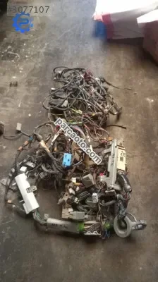 323 1.6 karbüratörlü sedan kasa motorici,torpido içi elektrik te