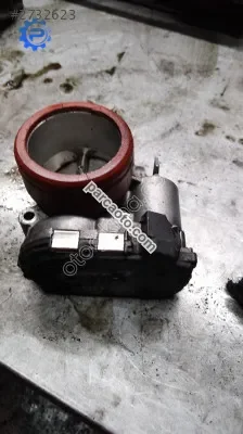 W204 C Kasa Mercedes Gaz Kelebeği Çıkma Yedek Parça