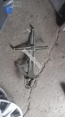 Pejo 205 sağ arka cam krikosu yedek parça