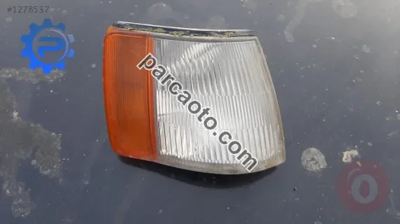 mazda 929 çıkma sağ sinyal