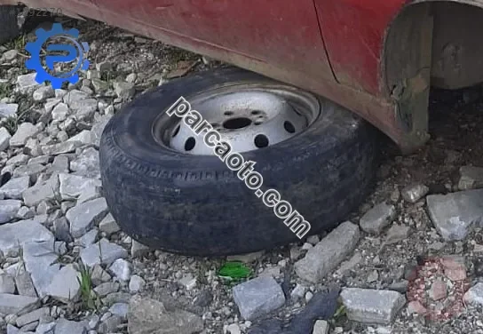 1993 model peugeot 405 çıkma sağ ön jant lastik
