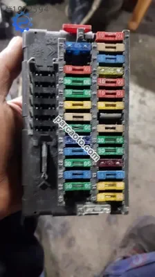 peugeot 306 çıkma sigorta kutusu