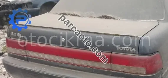 toyota corona 2.0 çıkma bagaj kapağı