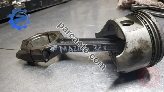Mazda 323 piston kolu çıkma
