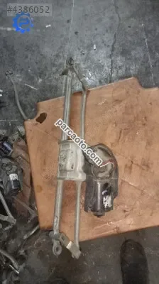 Renault Clio 2 silecek motoru frezesi