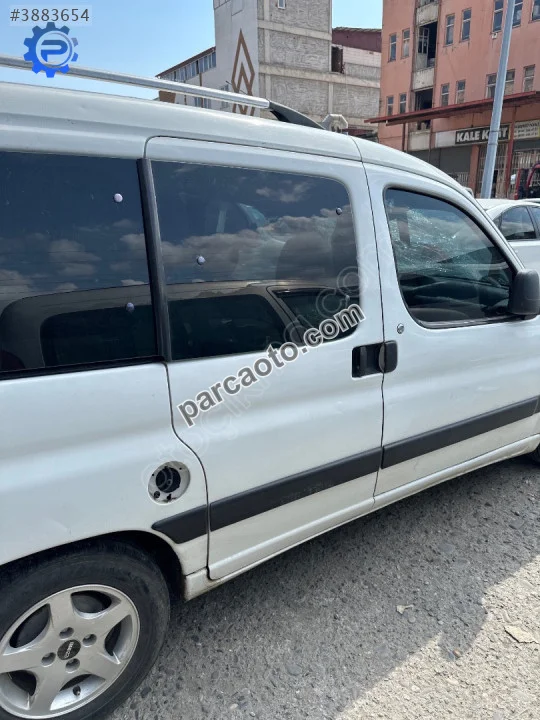 Peugeot partner Berlingo sağ sürgülü kapı kapı camı Peugeot partner Berlingo sağ sürgülü kapı kapı camı