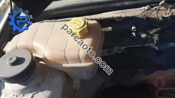 ford fiesta çıkma motor su bidonu
