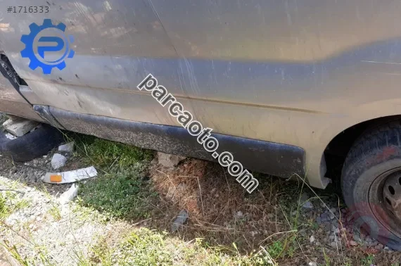 renault trafic çıkma sol çamurluk panoları