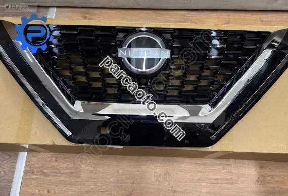 Nissan Qashqai Ön Panjur Kameralı Tip + Arma 2021-2024