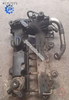 Peugeot 307 çıkma emme manifold külbütör kapağı 1.4