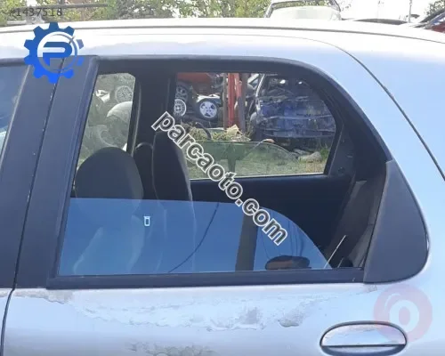 fiat siena çıkma sol arka kapı camı
