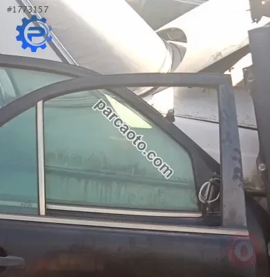 mercedes e-class w210 çıkma sağ arka kapı camı