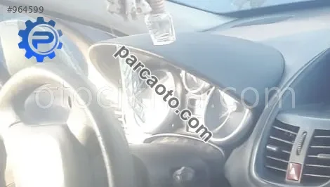 2009 model peugeot 207 1.4 benzinli çıkma gösterge paneli