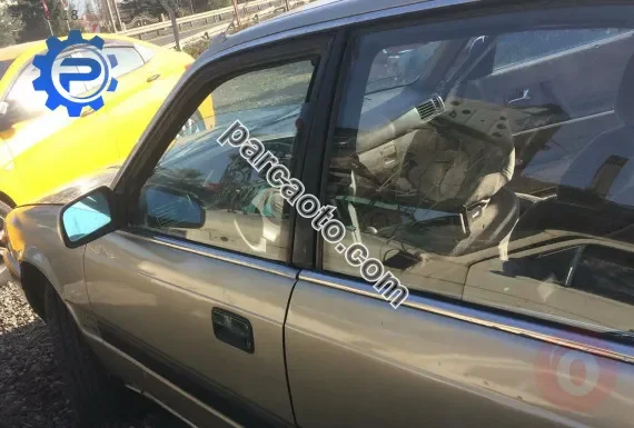 1992 model mazda 626 çıkma sol takım kapı camı