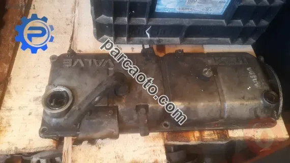 mazda 323 çıkma külbütör üst kapak