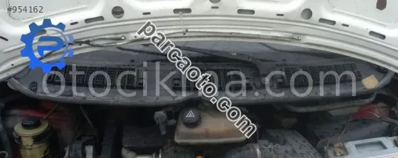2002 model peugeot expert 1.9 dizel çıkma ön cam ızgarası