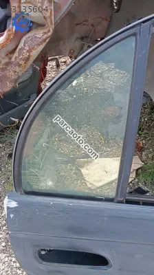 Toyota Carina sağ arka kelebek cam yedek parça