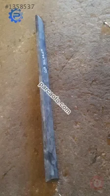 Peugeot 407 çıkma sol arka kapı bandı