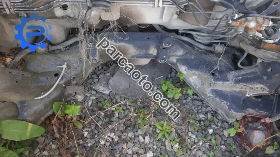 mitsubishi carisma çıkma motor traversi beşik 1.6