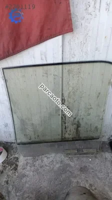Mazda 323 sağ arka kapı camı çıkma