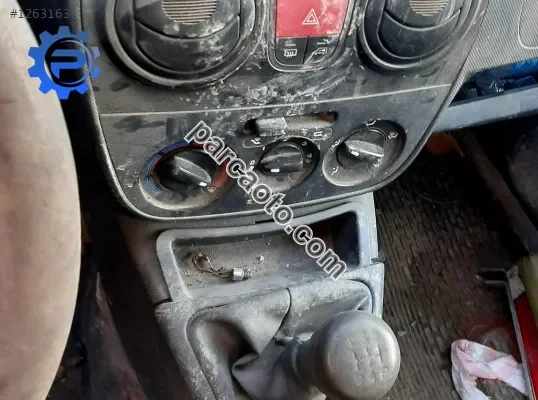 2009 model peugeot bipper 1.4 hdi çıkma klima kumanda paneli
