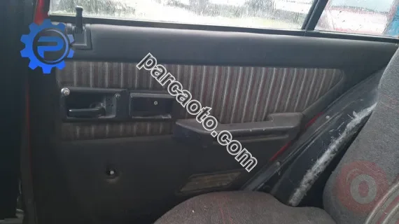 peugeot 205 1.4 benzinli sökme sağ arka kapı döşemesi