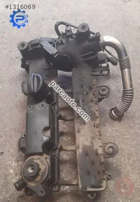 peugeot 307 1.4 8v hdi külbütör kapak plastik