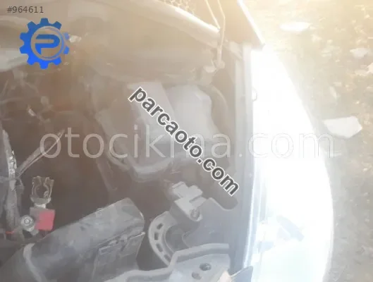 2009 model peugeot 207 1.4 benzinli çıkma iç sigorta kutusu