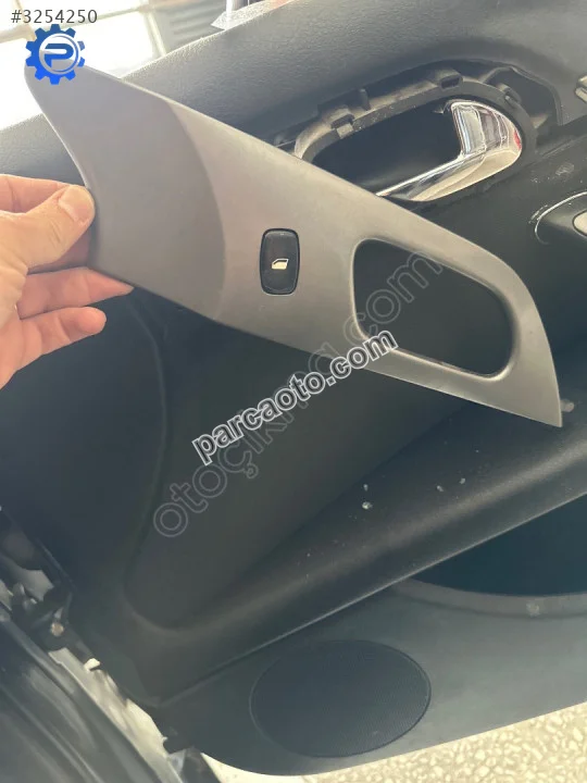 Peugeot 407 ön sağ cam düğmesi, çerçevesi