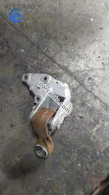 Peugeot Citroen motor braketi çıkma