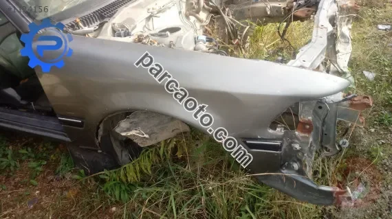 toyota corona çıkma sağ ön çamurluk