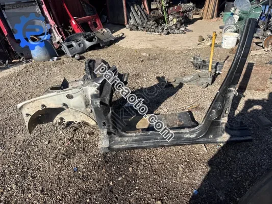 Renault Megane 1 Sol Marşpiyel Kesme